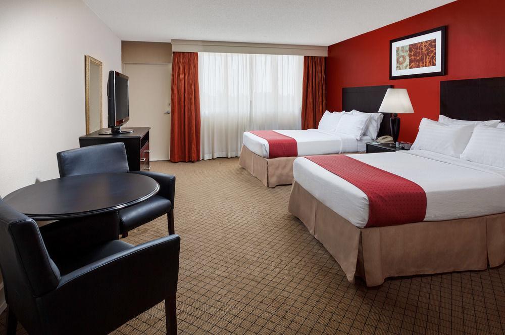 Baymont By Wyndham Fayetteville Fort Bragg Area Экстерьер фото