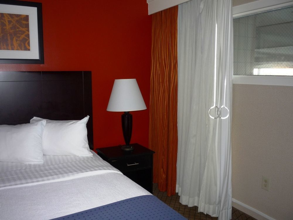 Baymont By Wyndham Fayetteville Fort Bragg Area Экстерьер фото