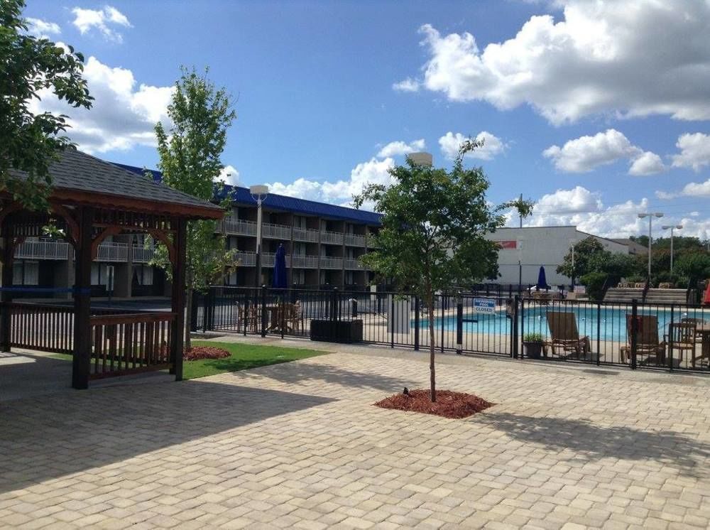 Baymont By Wyndham Fayetteville Fort Bragg Area Экстерьер фото