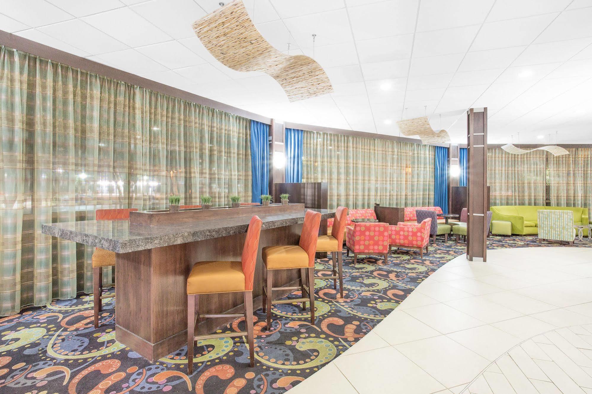 Baymont By Wyndham Fayetteville Fort Bragg Area Экстерьер фото